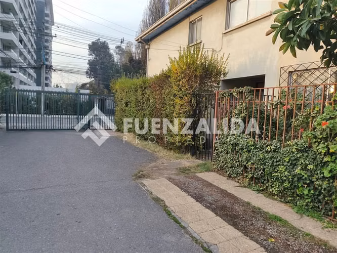 Venta de casa 4 dormitorios. 3 baños en La Florida