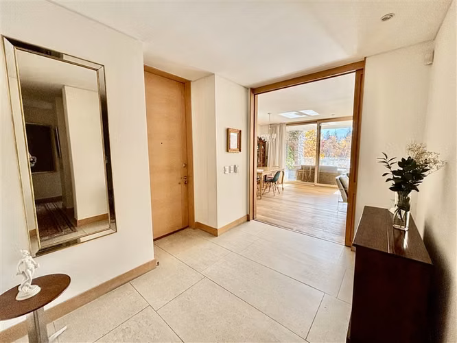Departamento en venta de 3 dorm. en Lo Barnechea