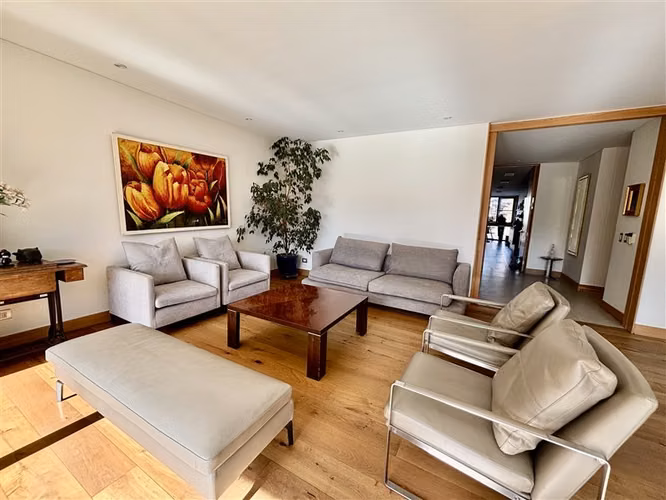 Departamento en venta de 3 dorm. en Lo Barnechea