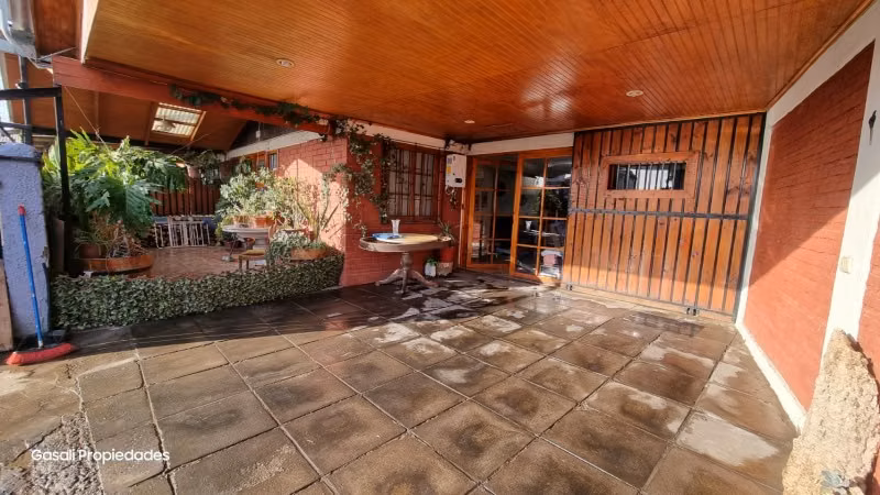 ¡HERMOSA CASA CON VISTA PRIVILEGIADA!