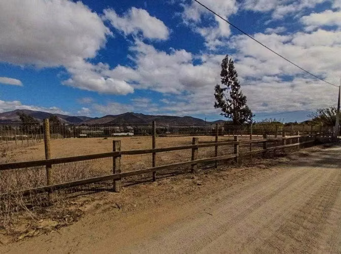 Terreno Amplio con Potencial de Inversión (168485)
