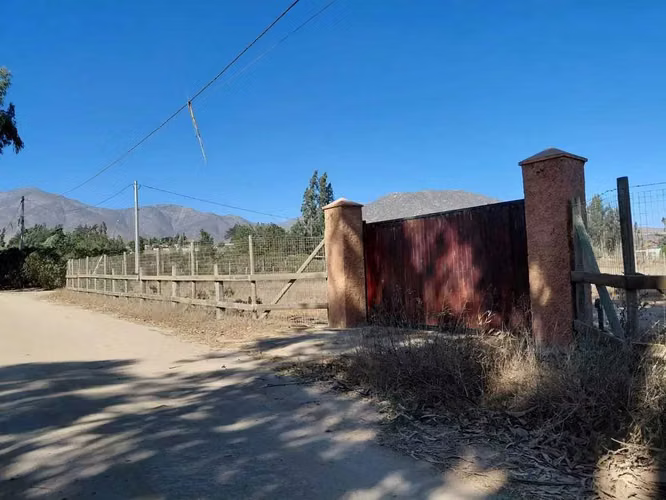 Terreno Amplio con Potencial de Inversión (168485)