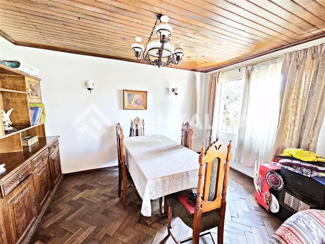 Se vende casa con 382m2 de terreno y 190m2 de const en Macul