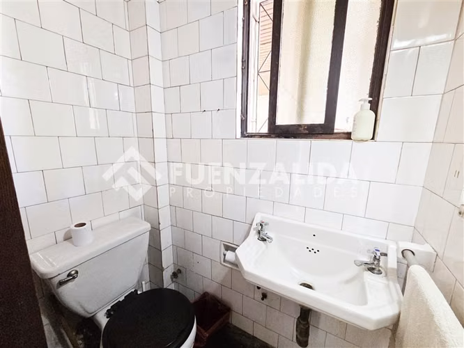 Se vende casa con 382m2 de terreno y 190m2 de const en Macul