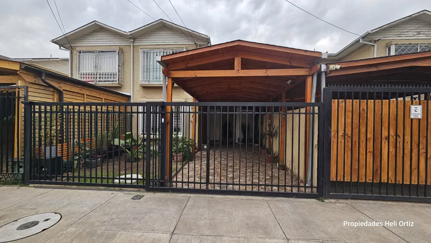 Se Vende Casa De Dos Piso De Los Fundadores, Puente Alto.