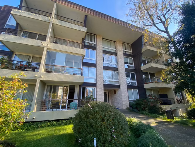 En venta departamento excelente estado, 2 dormitorios, condominio seguro, Pucón