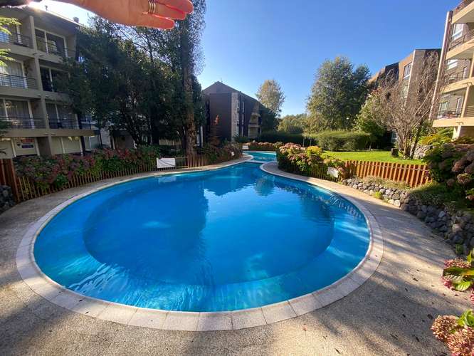 Departamento 2 dormitorios en venta, condominio seguro, Pucón, excelente estado