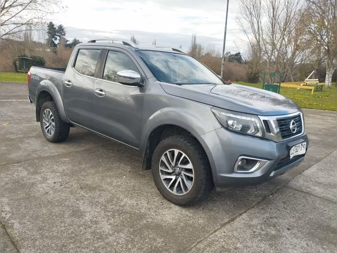 NISSAN NP300 2020