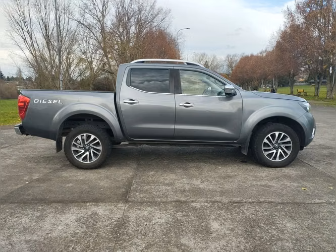 NISSAN NP300 2020