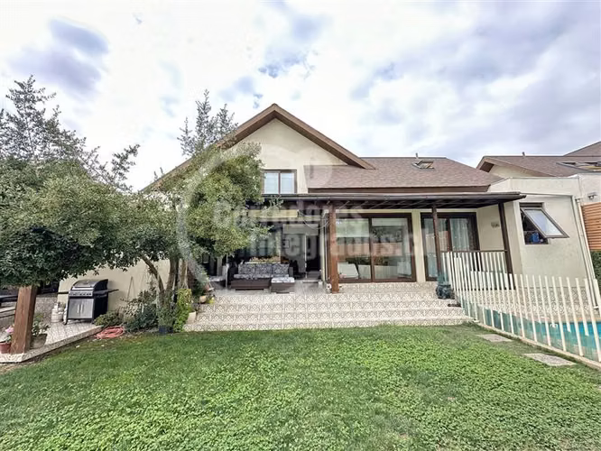 Casa en condominio La Reina Alta, Oportunidad!