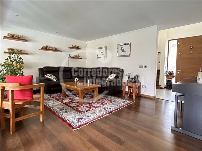 Casa en condominio La Reina Alta, Oportunidad!