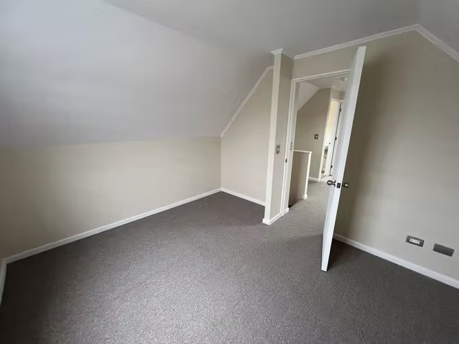 Arriendo hermosa casa, nueva, 3 dormitorios, 2 baños y estacionamiento.