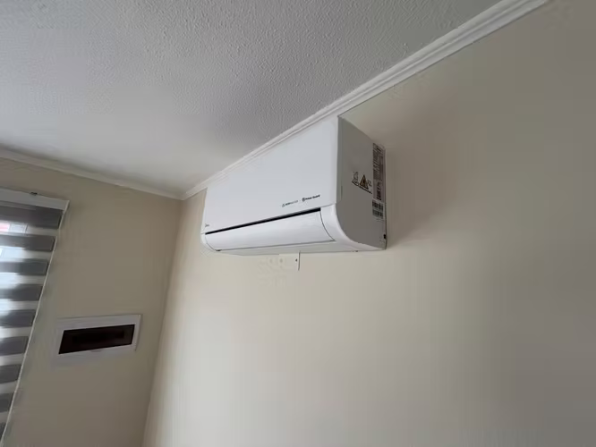 Arriendo hermosa casa, nueva, 3 dormitorios, 2 baños y estacionamiento.