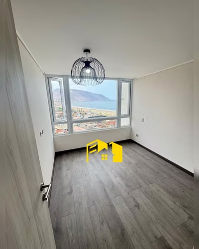 Se ARRIENDA precioso y NUEVO departamento en Edificio Paradise, playa Brava Iquique.