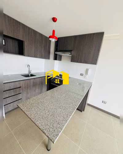 Se ARRIENDA precioso y NUEVO departamento en Edificio Paradise, playa Brava Iquique.