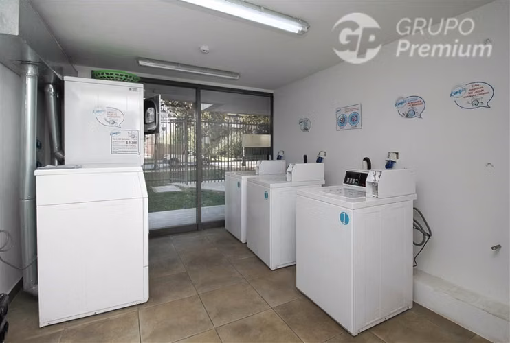 Depa en venta 2 dormitorio con estacionamiento La Cisterna