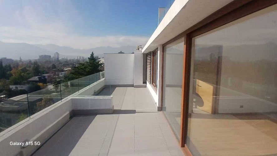 Moderno Depto con terrazas y vistas despejadas (168533)