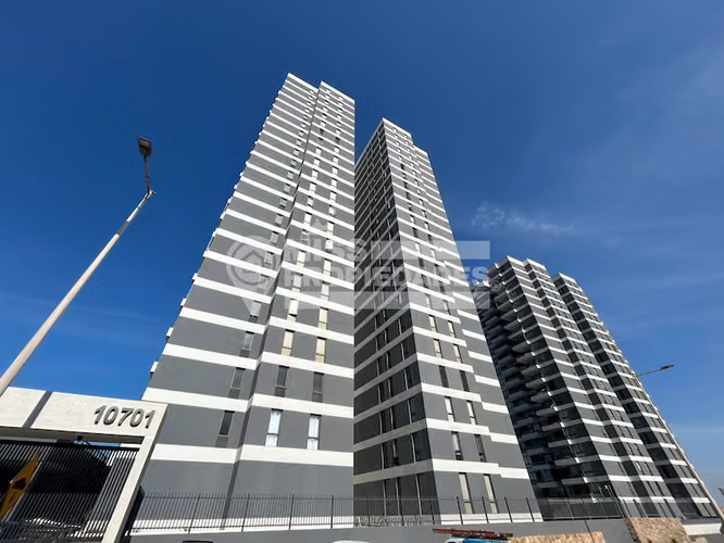 ARRIENDA DEPARTAMENTO AMOBLADO EN EDIFICIO ALERCE
