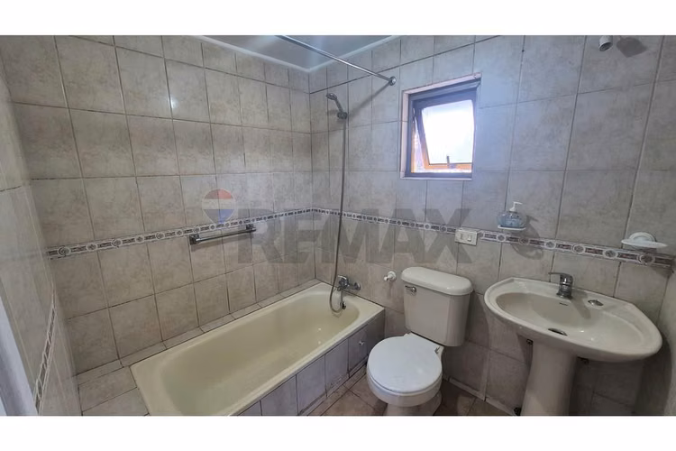 Casa amplia en huertos familiares