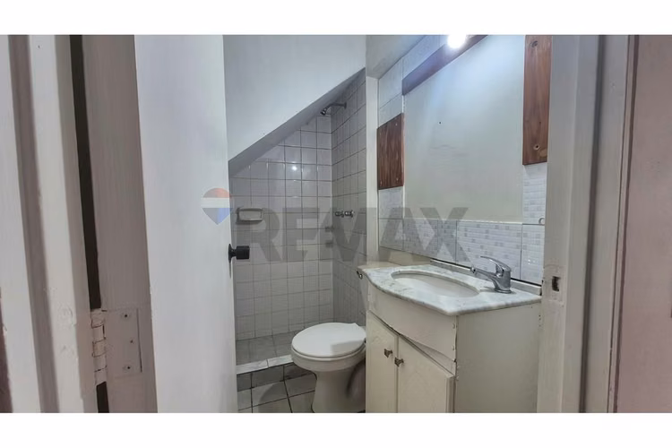 Casa amplia en huertos familiares