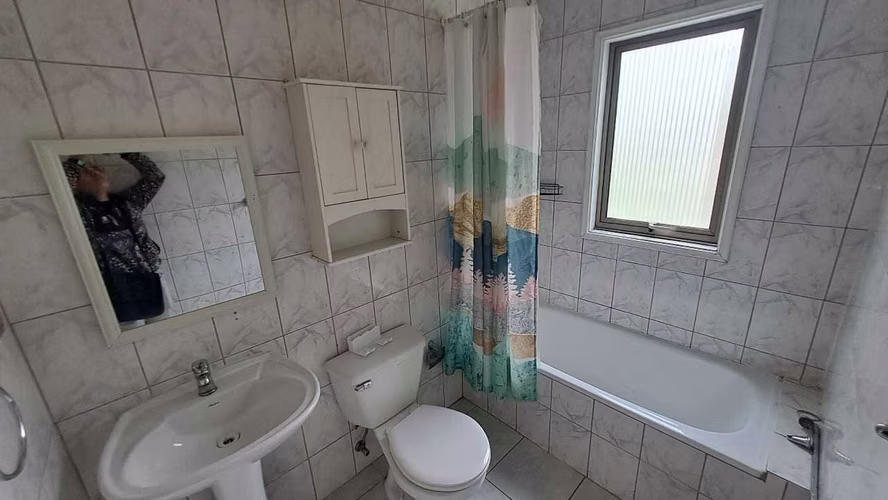 Amplia Casa en Venta Sector Centro Pto. Aysen (168584)