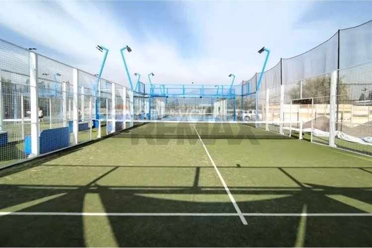 Venta canchas de padle chicureo