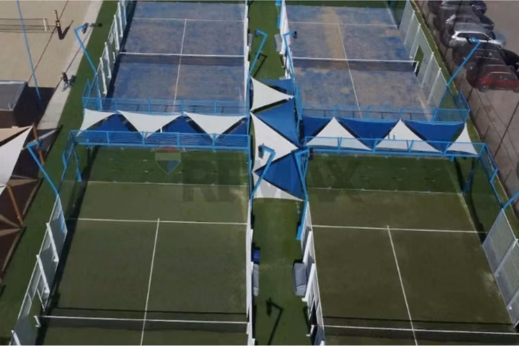 Venta canchas de padle chicureo