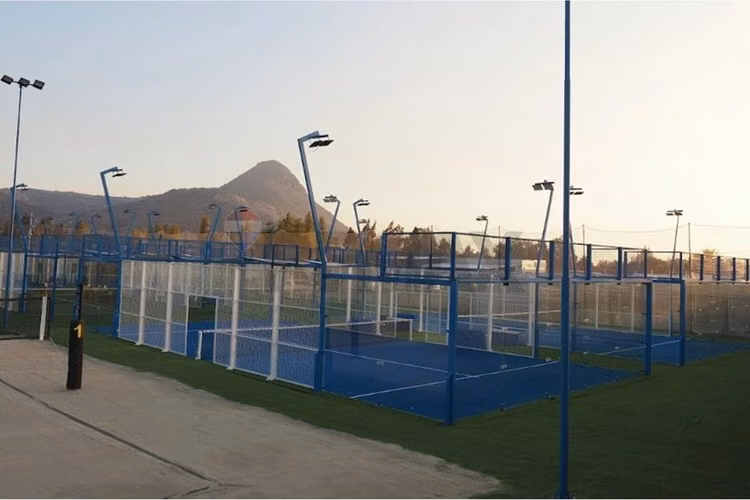 Venta canchas de padle chicureo