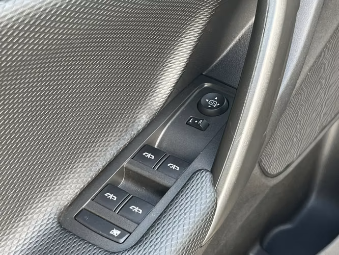 Chevrolet Tracker 1.2t Ls Mt 2024 - Imagen 11