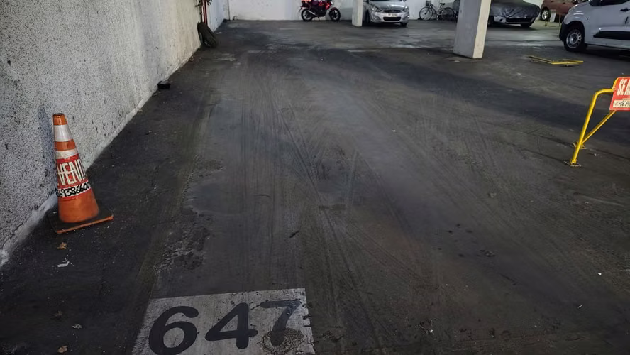 VENTA ESTACIONAMIENTO MACUL