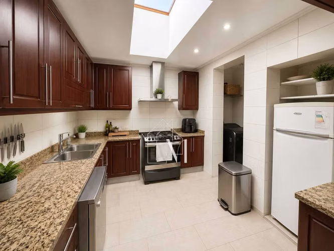 Amplia Casa en venta/ arriendo  (168630)