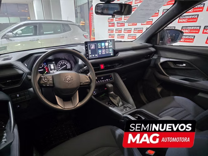 TOYOTA YARIS CROSS 2024