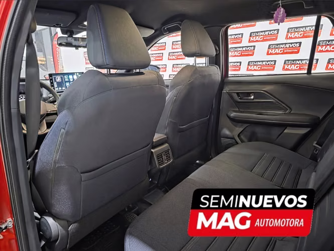 TOYOTA YARIS CROSS 2024