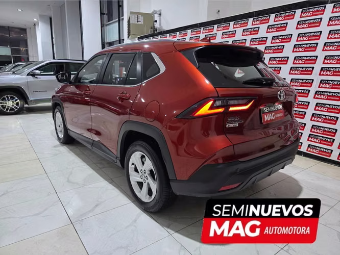 TOYOTA YARIS CROSS 2024