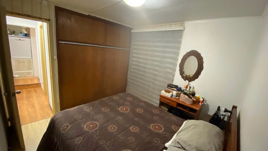 Excelente casa esquina con local Comercial