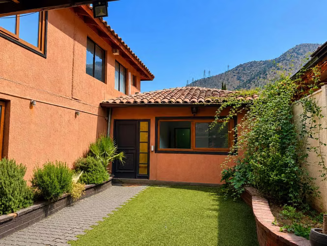 Gran terreno con piscina, jacuzzi y quincho (168629)