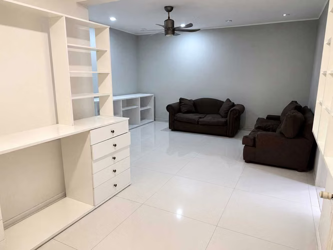 Gran terreno con piscina, jacuzzi y quincho (168629)
