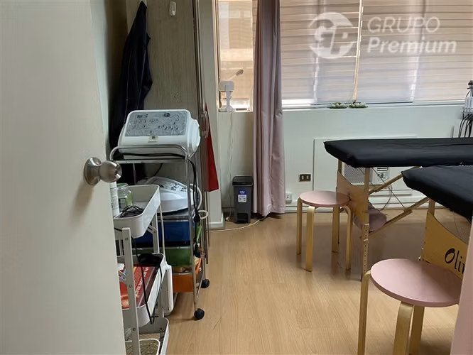 Oficina venta 2 privados 2 baños 2 recepciones, Providencia