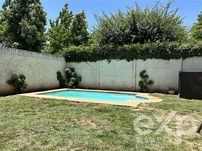 Casa en venta de 4 dorm. con Piscina en Machalí