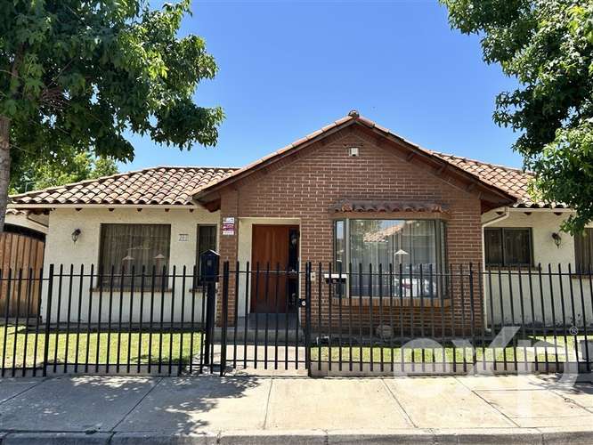 Casa en venta de 4 dorm. con Piscina en Machalí