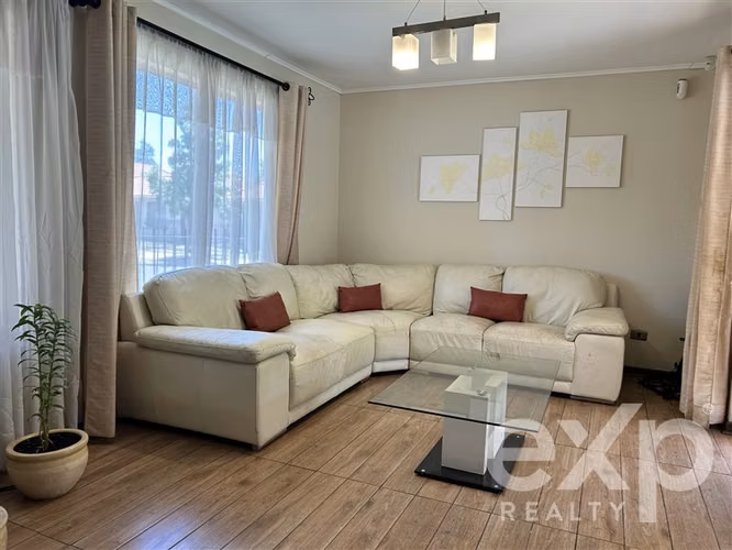 Casa en venta de 4 dorm. con Piscina en Machalí