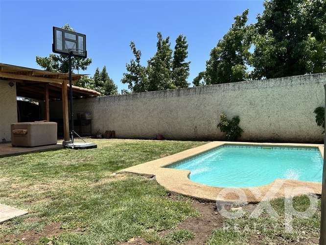 Casa en venta de 4 dorm. con Piscina en Machalí