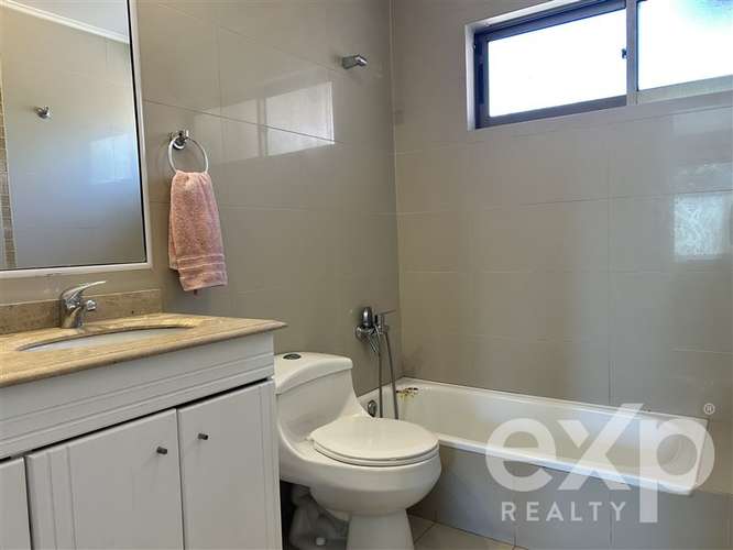 Casa en venta de 4 dorm. con Piscina en Machalí