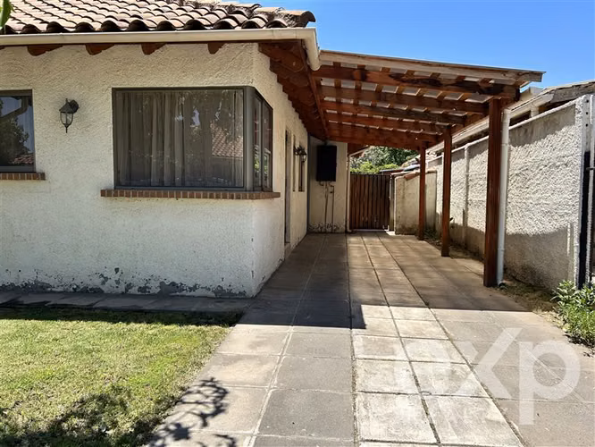 Casa en venta de 4 dorm. con Piscina en Machalí