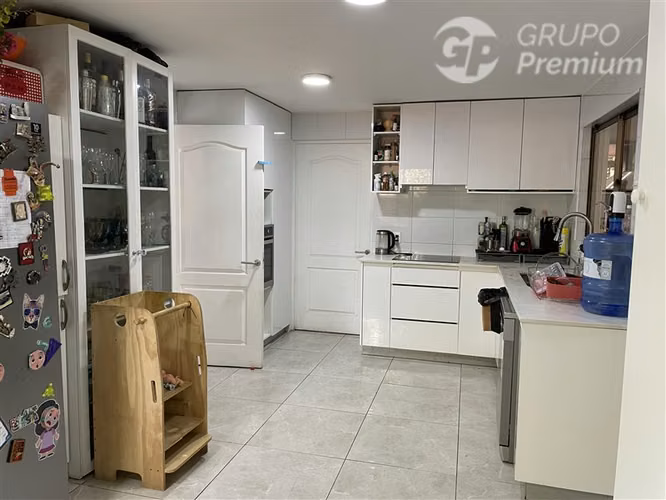 Casa en venta de 7D, 3B, 3E. en Huechuraba