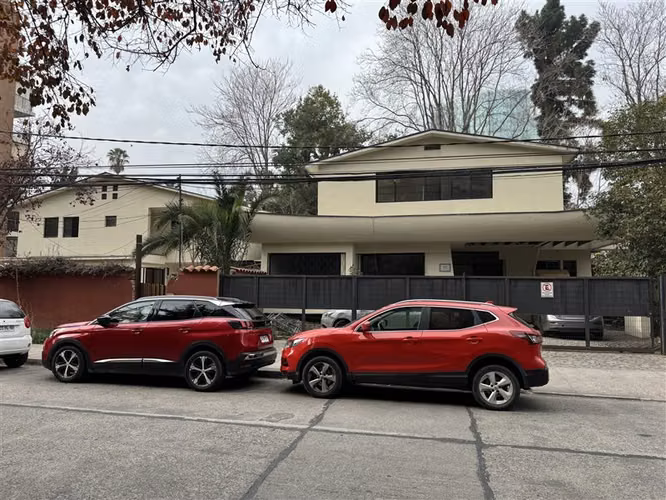 Casa en arriendo de 16 dorm. en Las Condes - Imagen 2