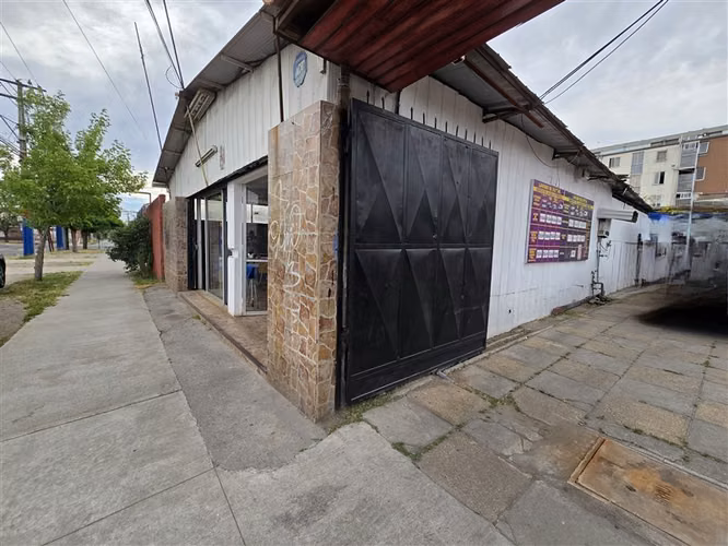 Casa en venta de 4 dorm. y LOCAL COMERCIAL, en La Cisterna