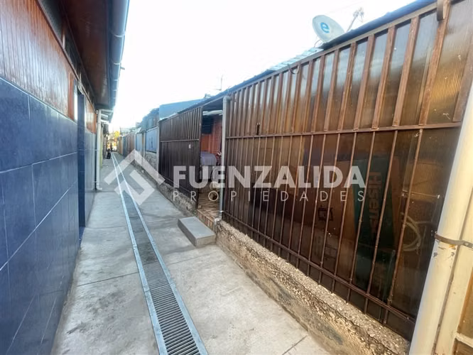 Casa en venta de 2 dorm. en Cerro Navia
