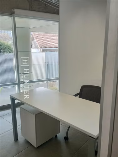 Oficina 140 M2 semi amoblada Las Tranqueras -Las Condes