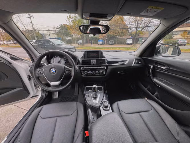 BMW 118I 1.5 TURBO AUTOMATICO UNICO DUENO FULL AIRE AIRBAG ABS VER EN LAS CONDES 2018